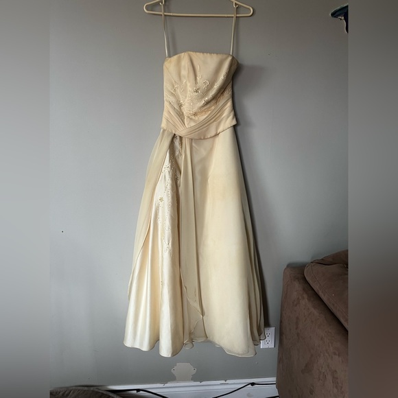 Pale Yellow Floor Length Gown - Picture 2 of 7